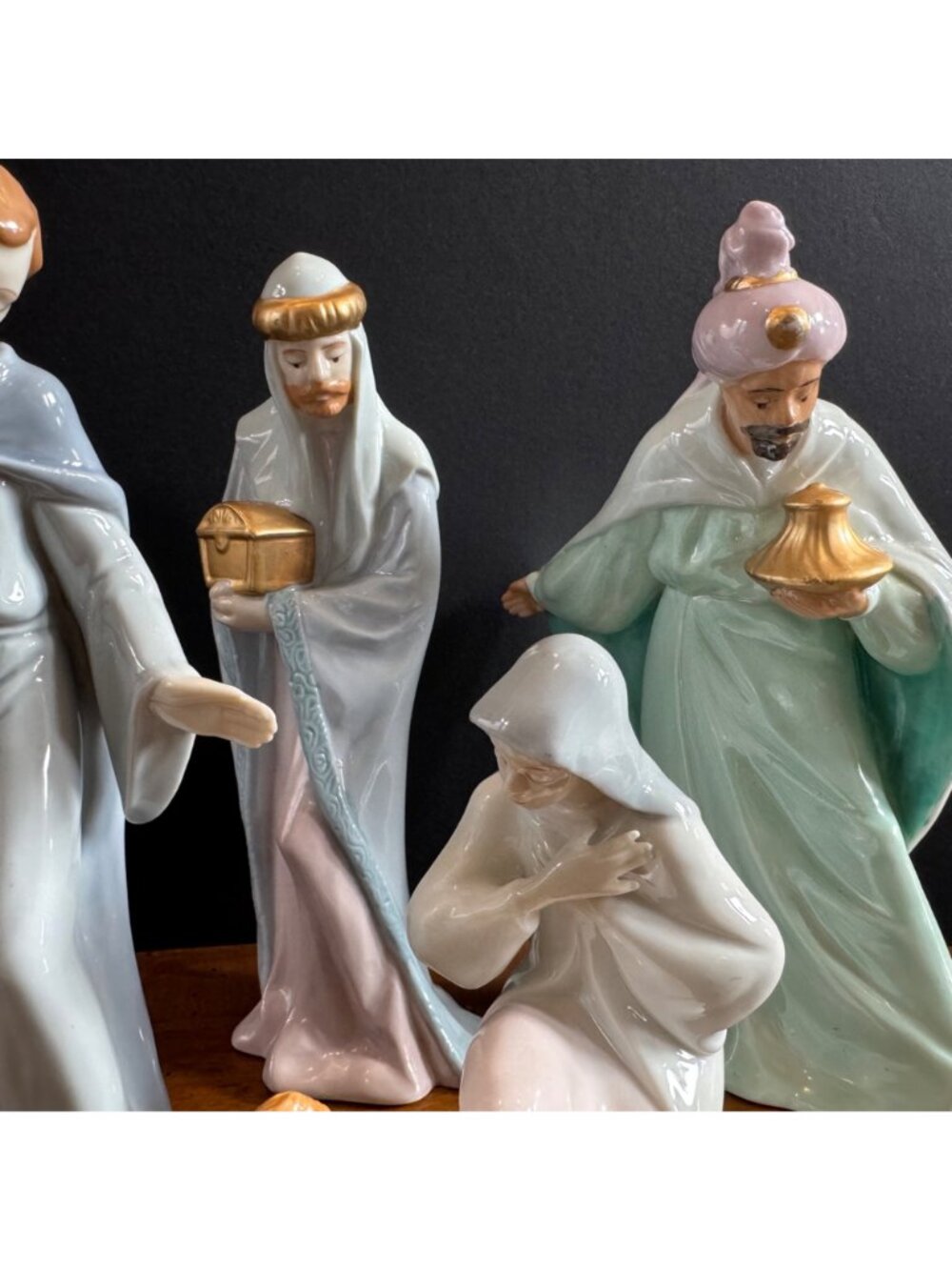 AVON Bethlehem Nativity Collection 8pc OBrien 1994 Christmas Figurine Set - Picture 10 of 16